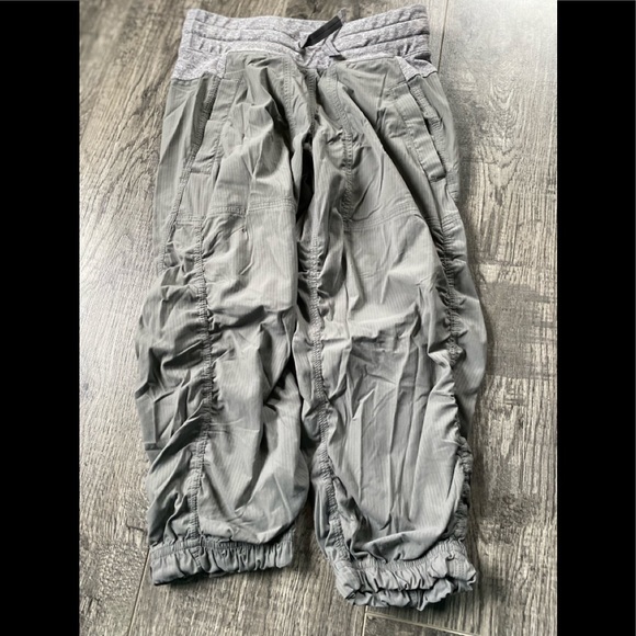 Ivviva size 10 EUC outgrown - Picture 3 of 3